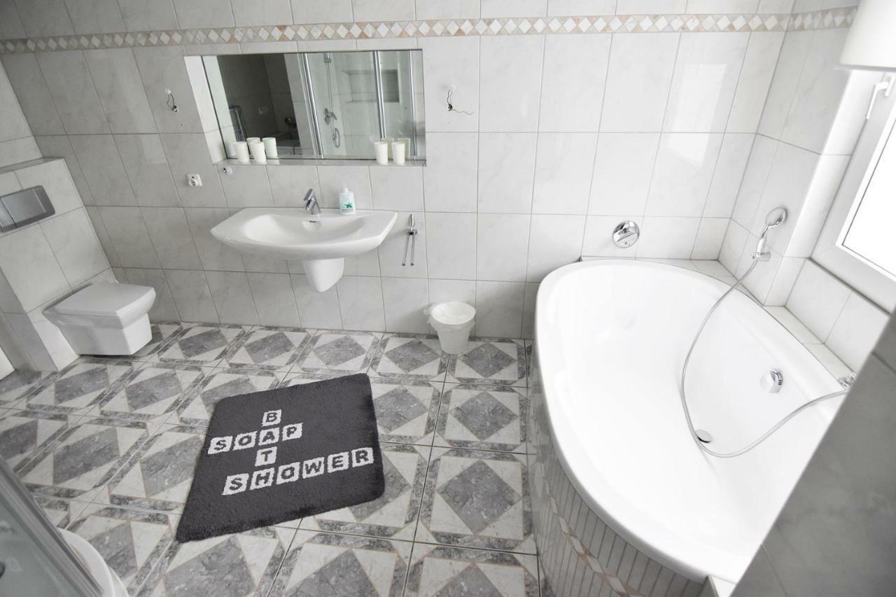 Penthouse Apartment mit Rundumterrasse Köln Eksteriør billede